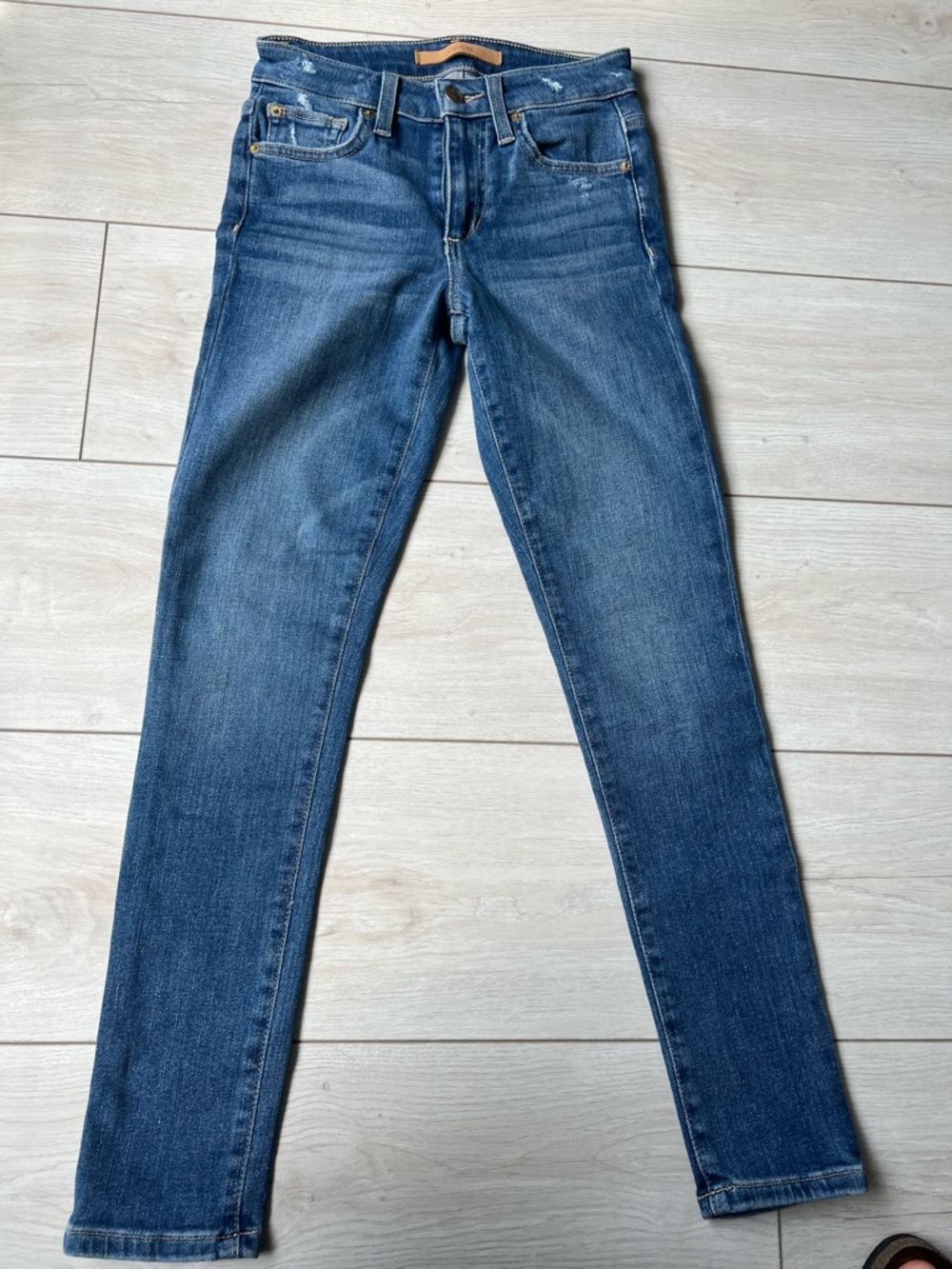 Joe's Jeans Women's Skinny Jeans - Dark Blue Wash. Size 23